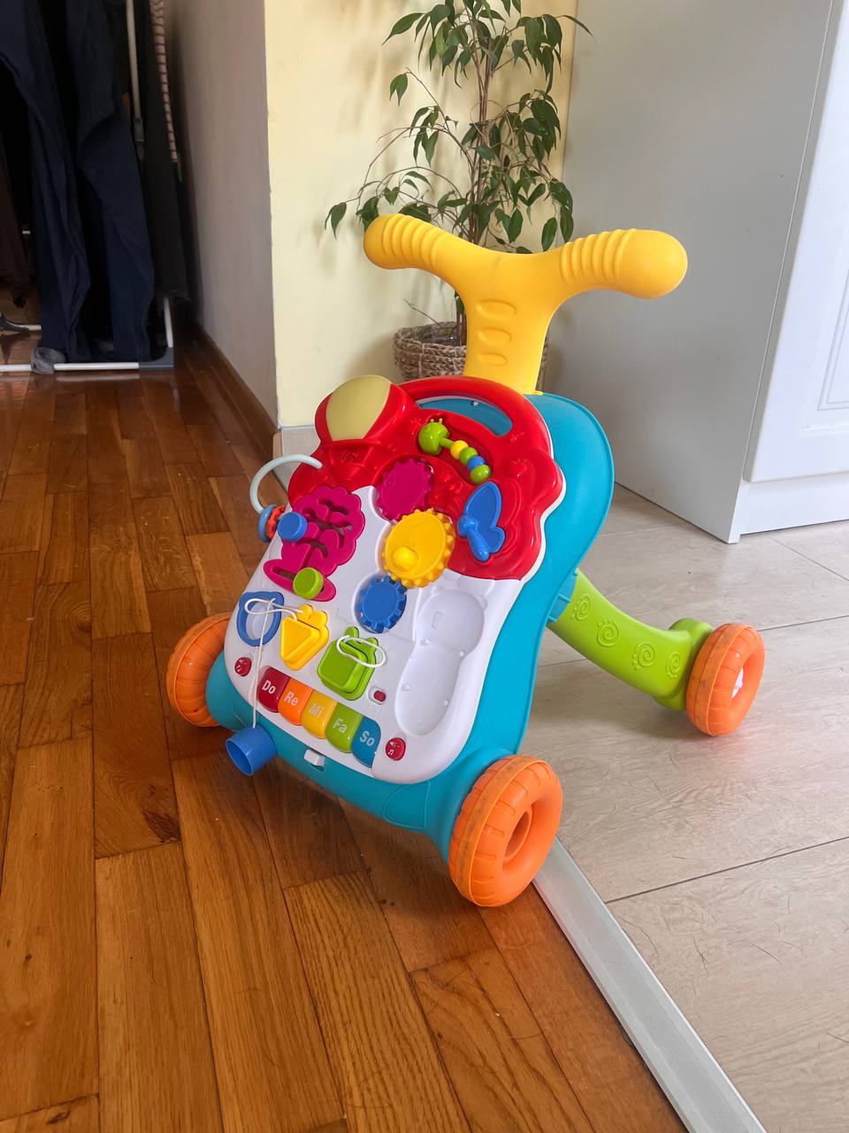 baby walker/scooter / educational center