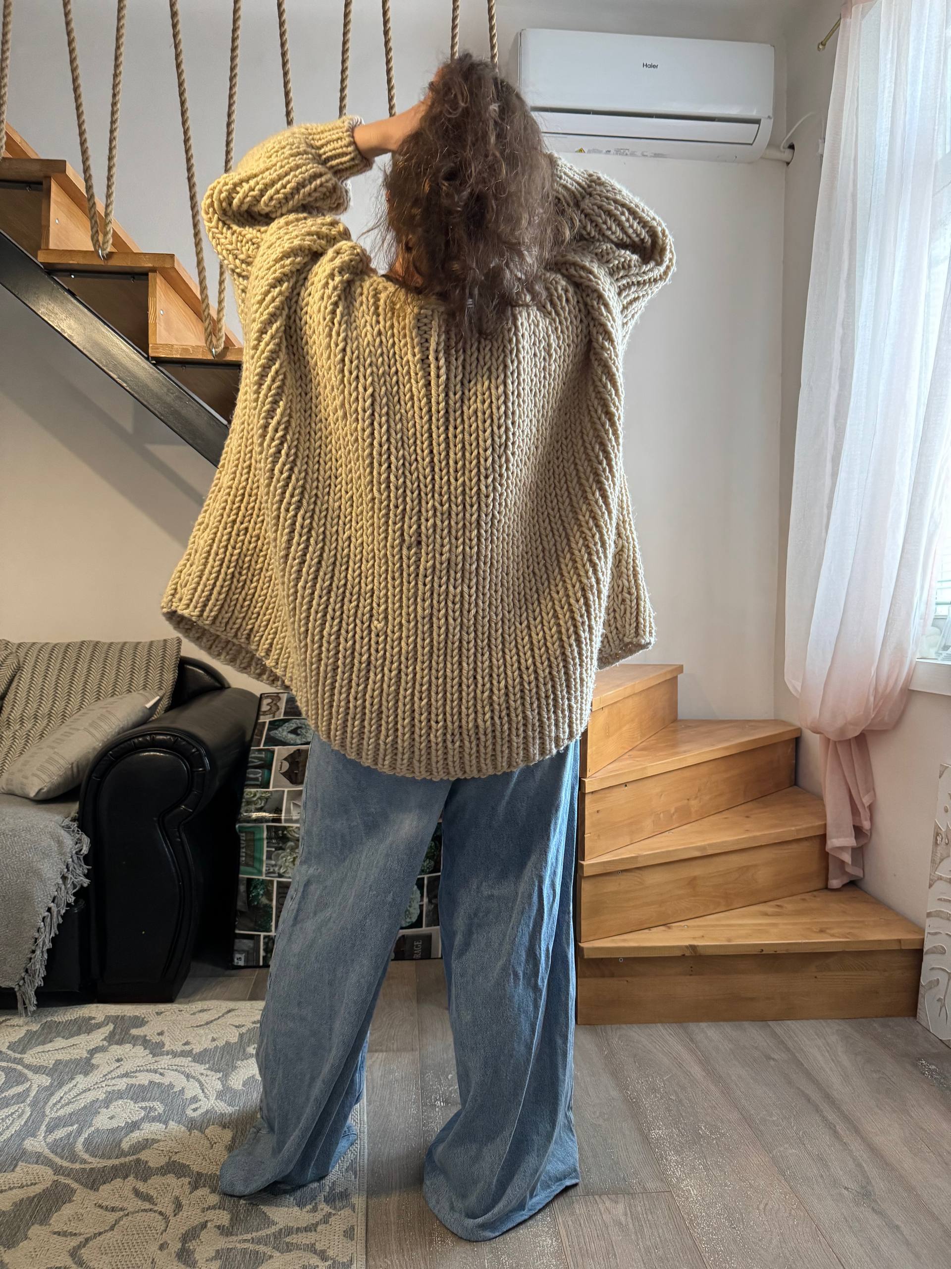 Sweater/cardigan photo 4