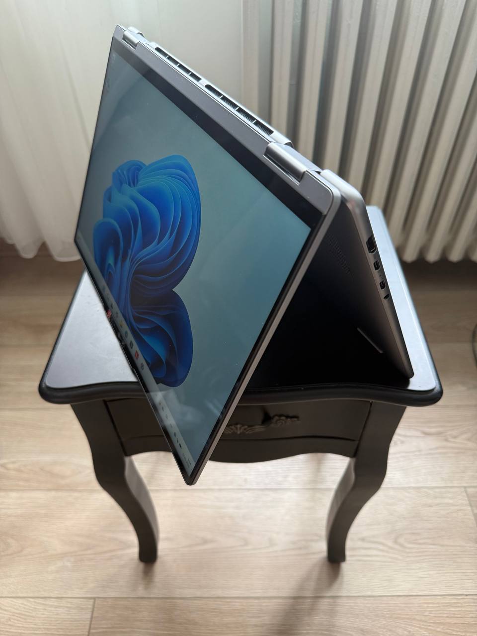 Lenovo - Yoga 7 2-u-1 16" 2K Dodirni Laptop photo 5