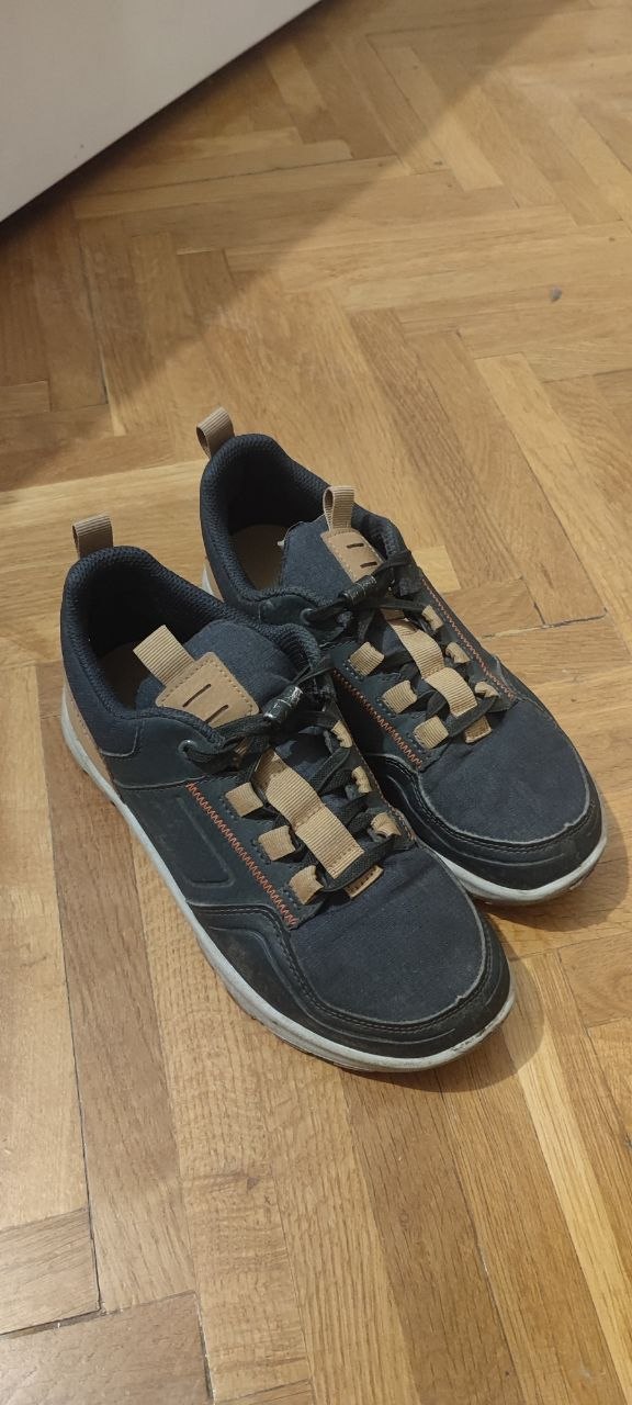 Sneakers photo 3