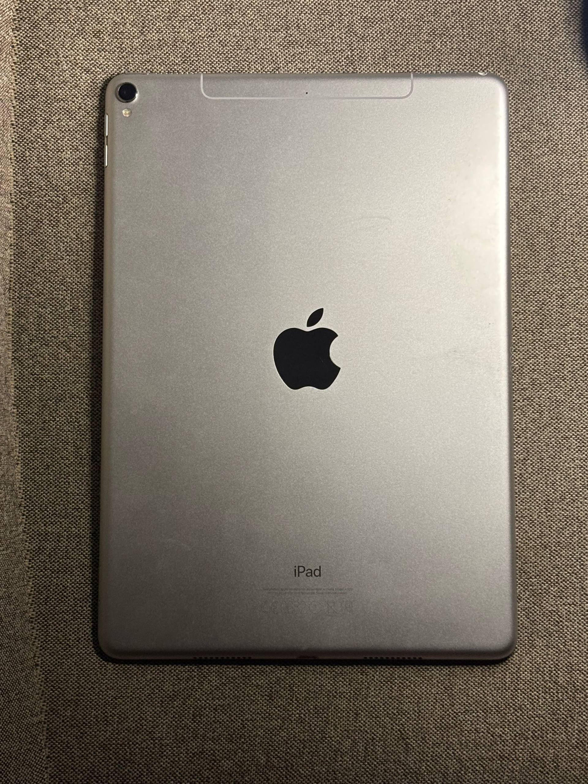 iPad Pro 10.5 photo 3