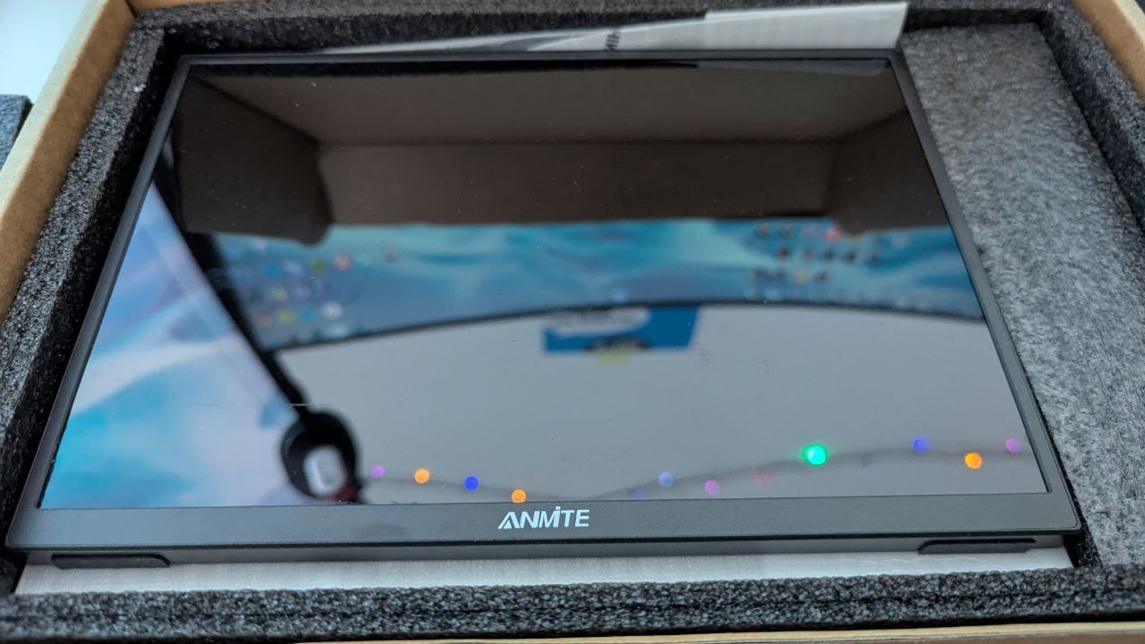 portable monitor photo 2