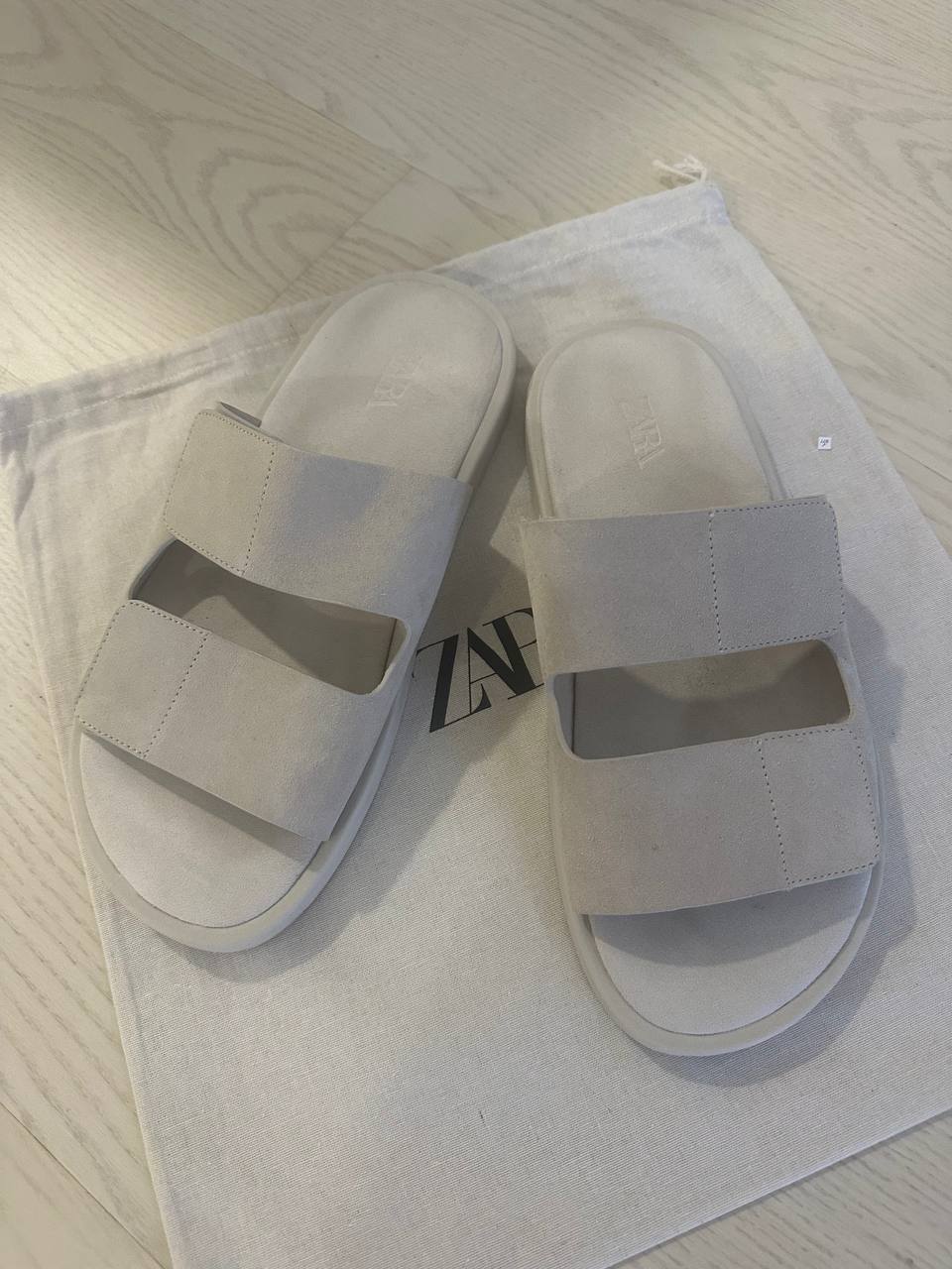 Шлепки Zara