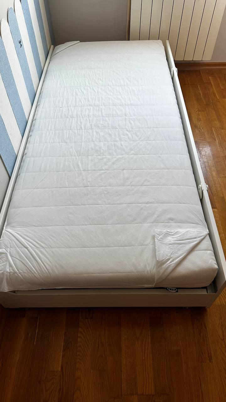 IKEA SLÄKT krevet sa matracem