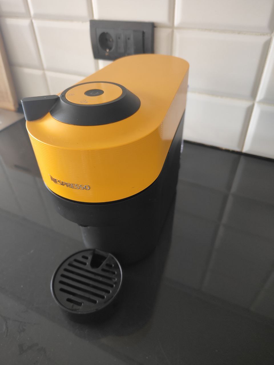 Nespresso Vertuo Pop кафа машина