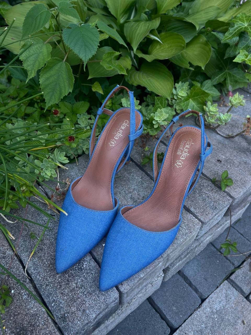 Claudia Donatelli heels photo 2