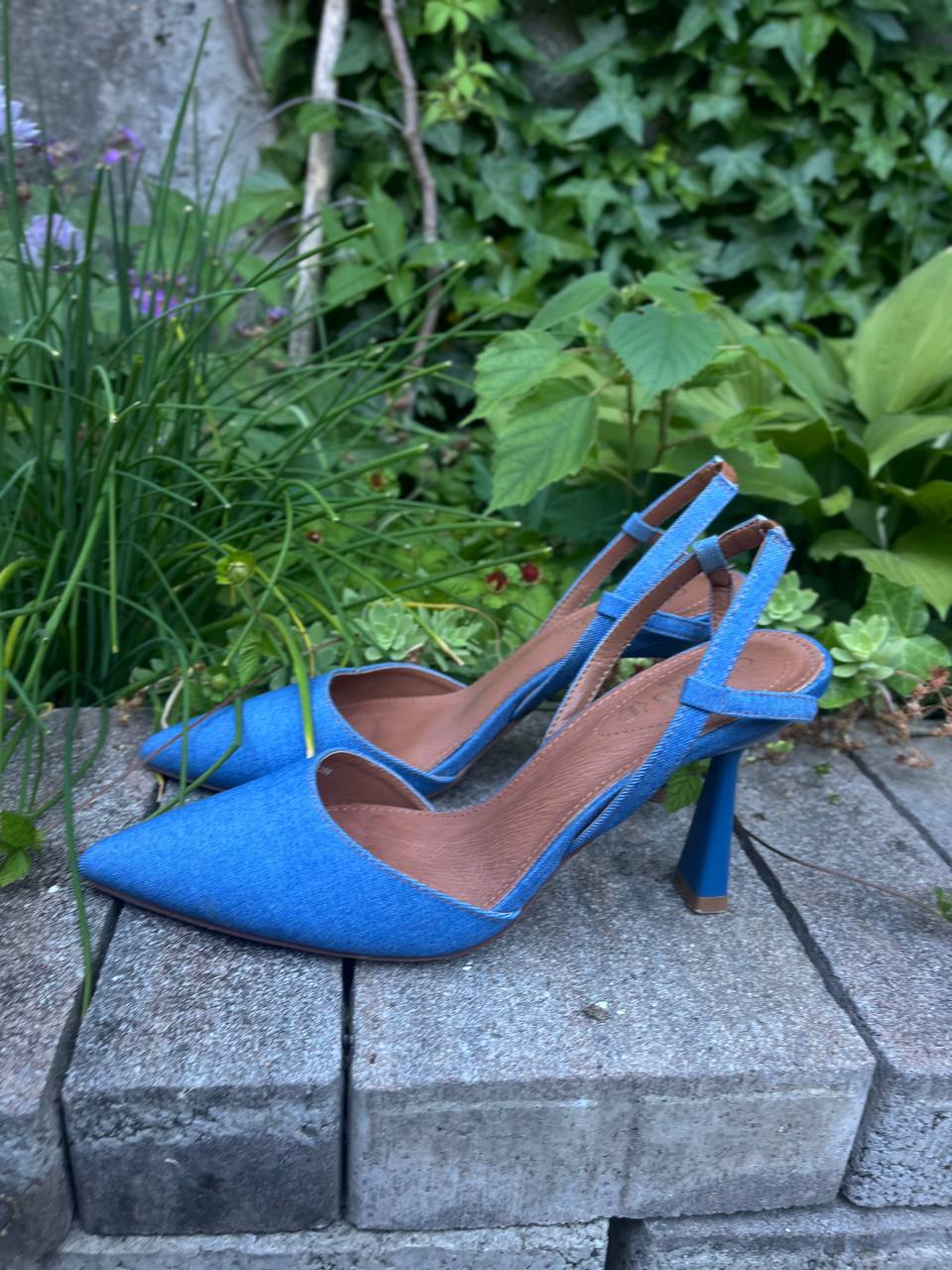 Claudia Donatelli heels photo 3