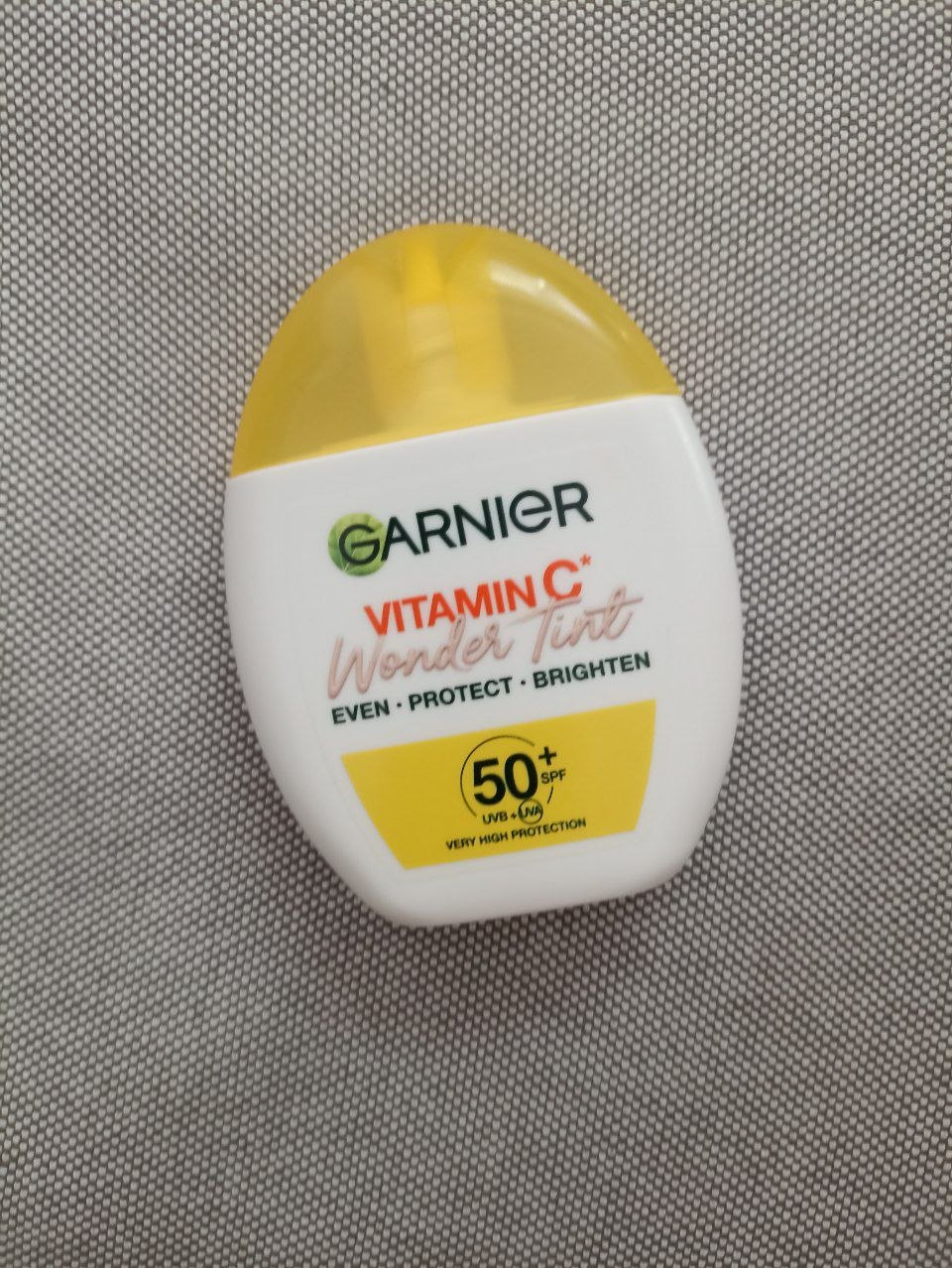 Tonirani sunčeviti losion Garnier Wonder Tint 50+SPF