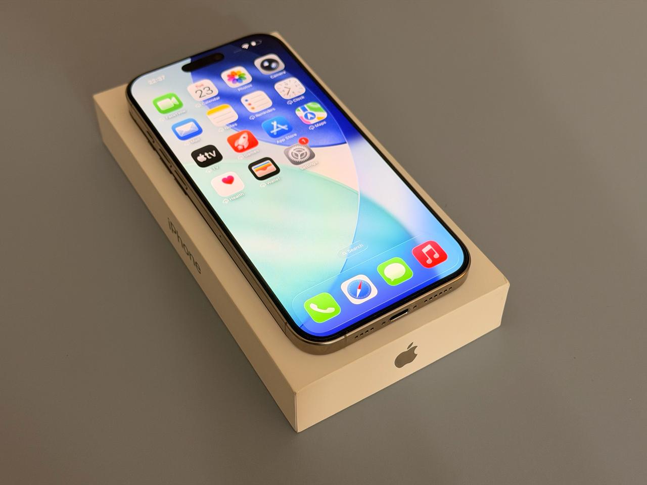 iPhone 16 Pro Max 256GB photo 2