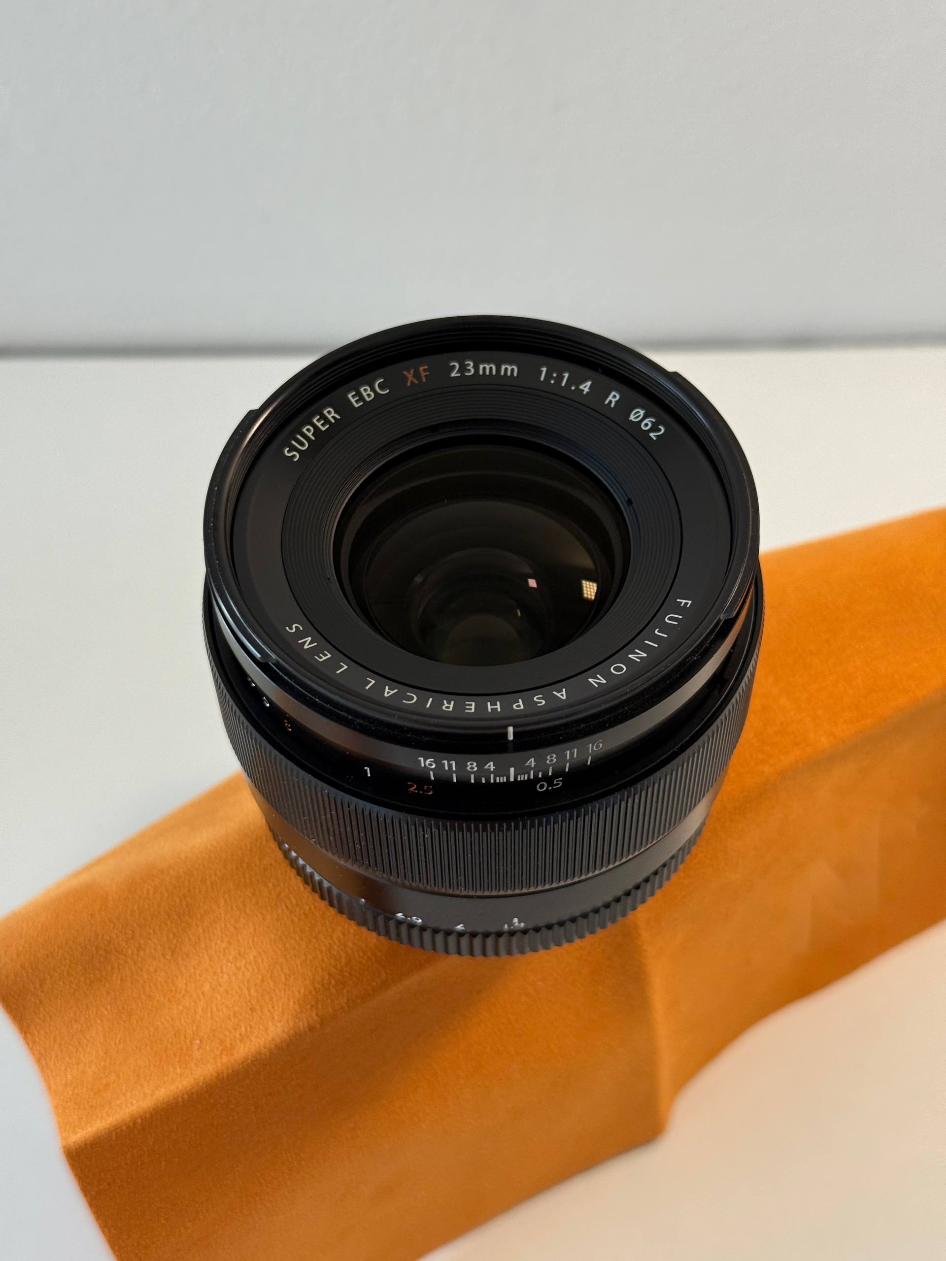 Viltrox 33mm f/1.4