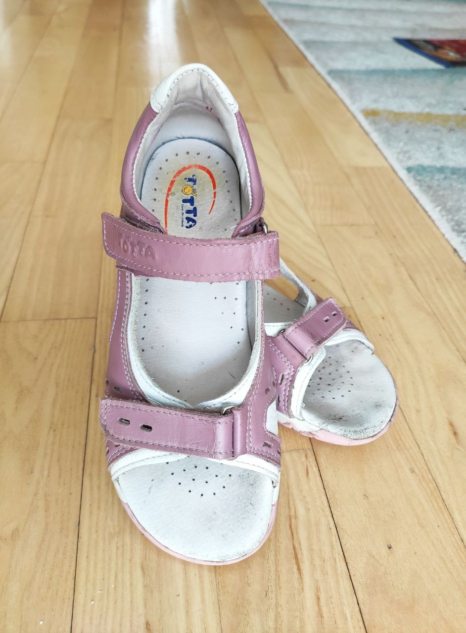 Sandals-thong Totta