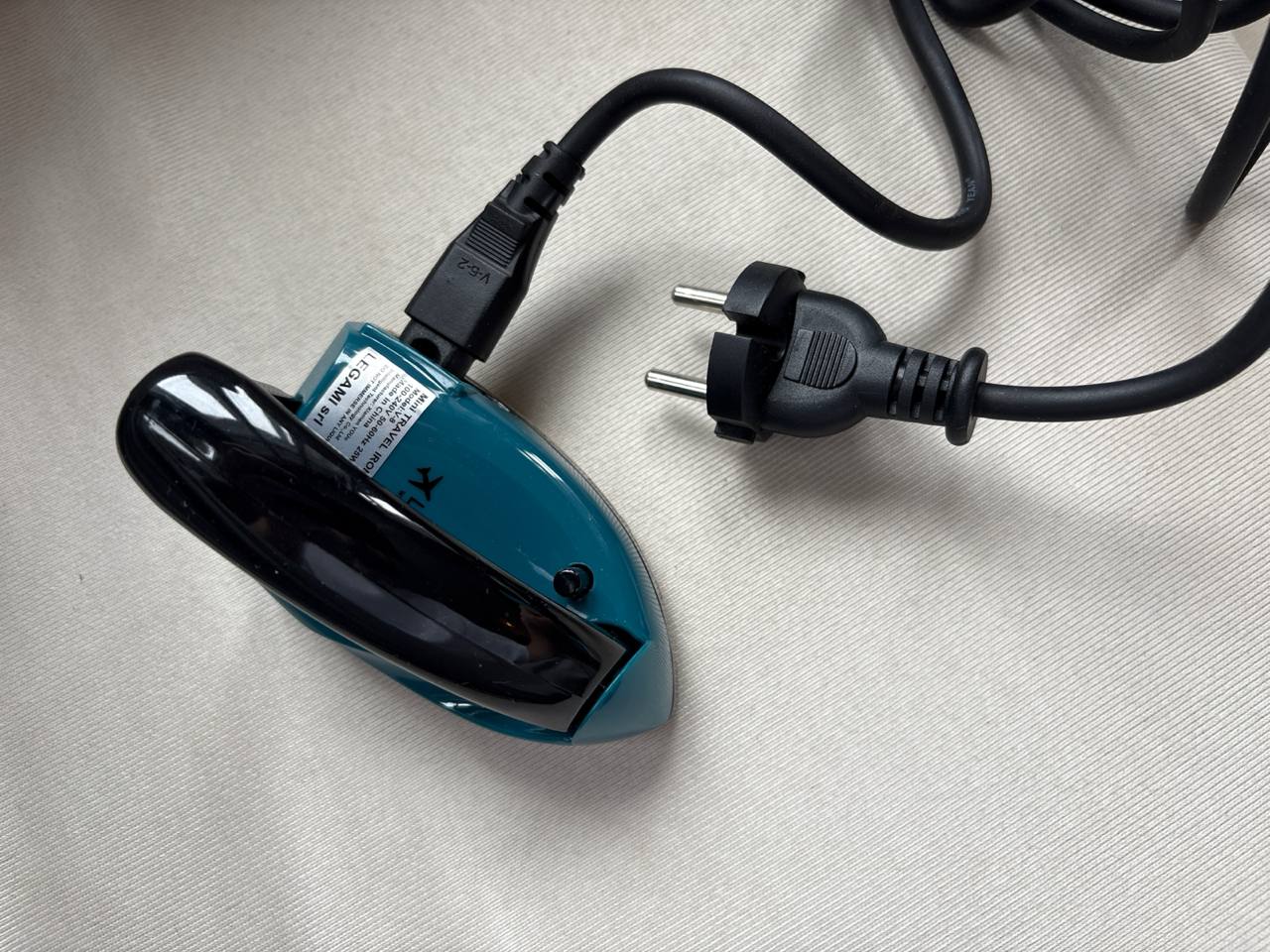 Mini iron for travel