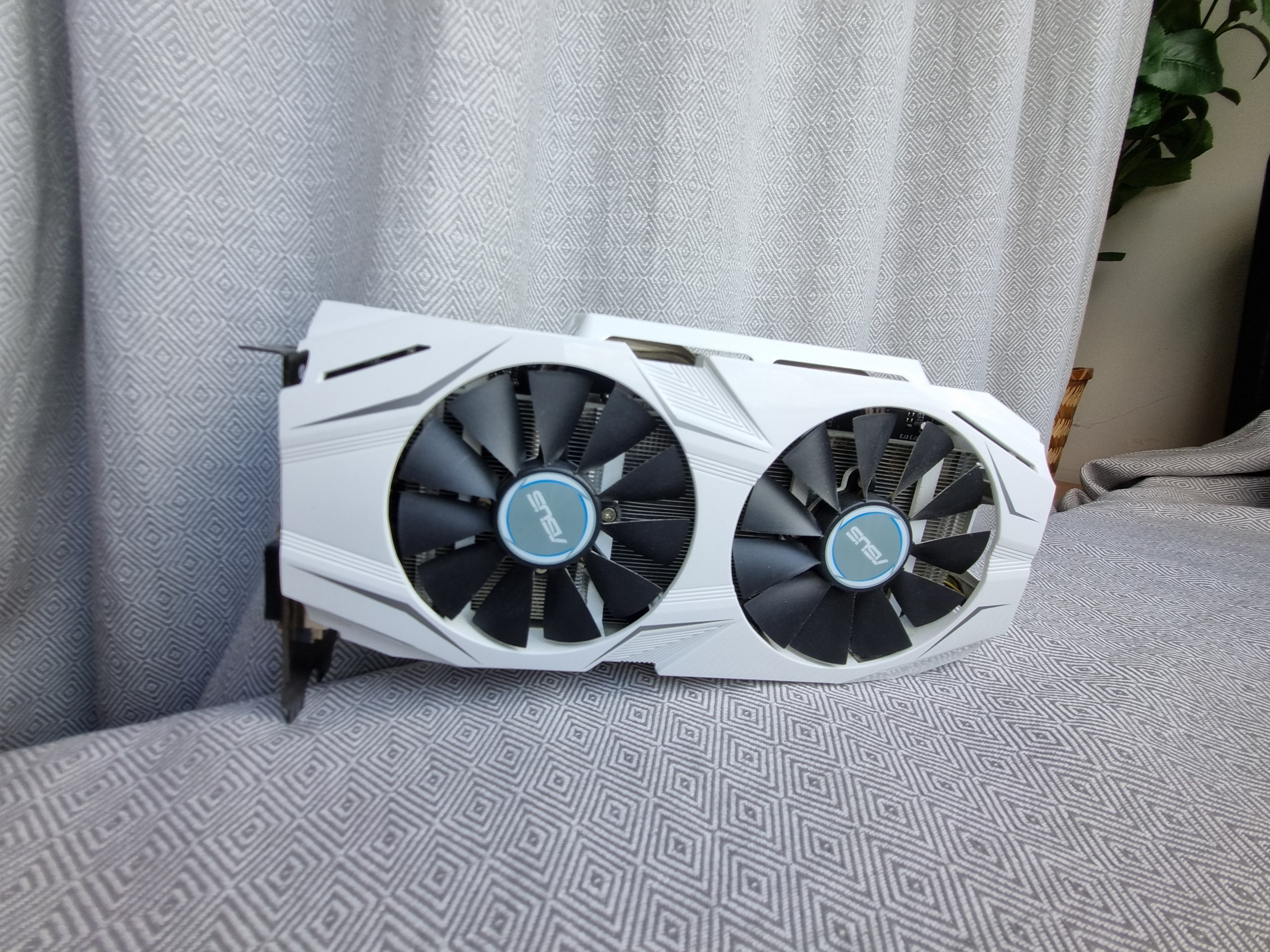 ASUS Dual GTX 1060 6GB
