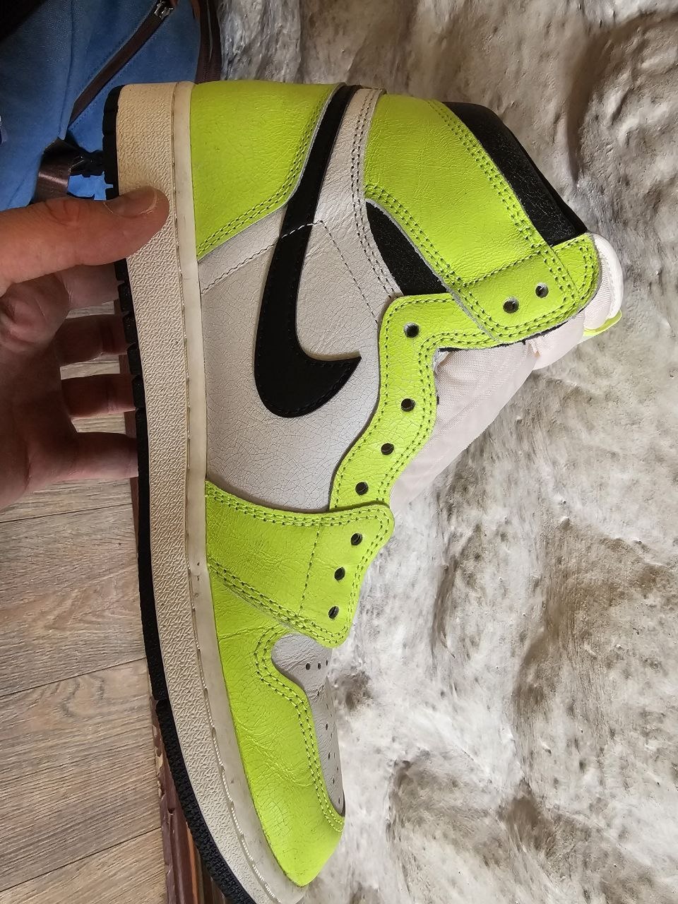 Air Jordan 1 High OG "Volt" (Visionaire) photo 2