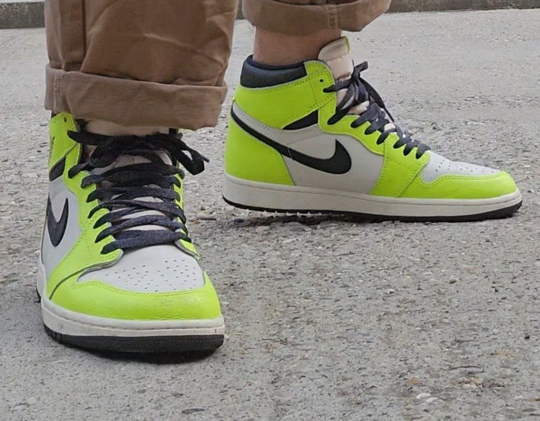 Air Jordan 1 High OG "Volt" (Visionaire) photo 4