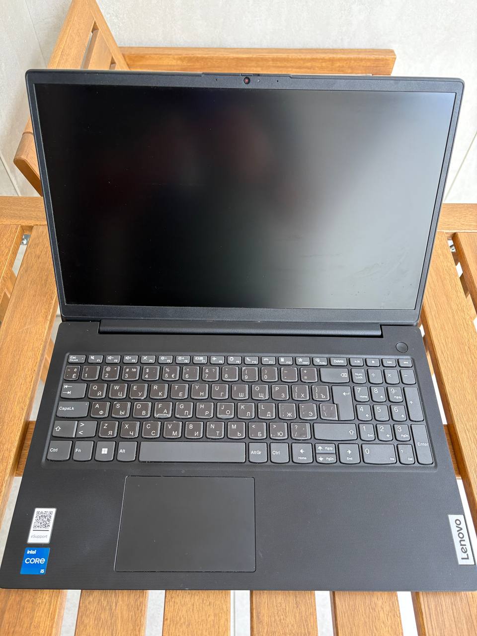 Lenovo V15 G4 15,6", Intel Core i5
16Gb RAM
512Gb SSD
Win 11 Pro. Intel UHD grafika, Wi-Fi, Bluetooth, RJ45, HDMI, srpska tastatura. Uključuje laptop i punjač. photo 5