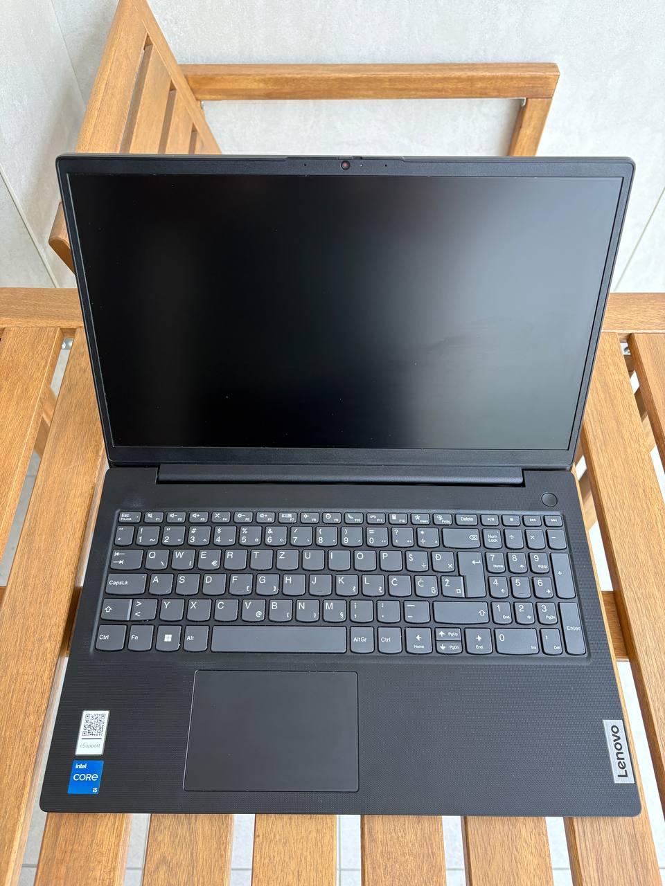 Lenovo V15 G4 15,6", Intel Core i5
16Gb RAM
512Gb SSD
Win 11 Pro. Intel UHD grafika, Wi-Fi, Bluetooth, RJ45, HDMI, srpska tastatura. Uključuje laptop i punjač.
