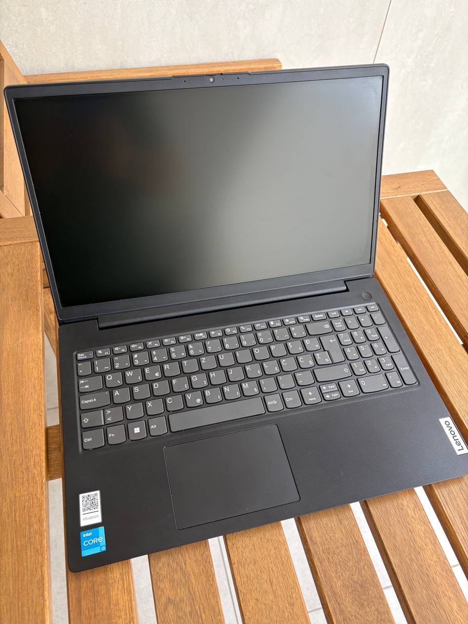 Lenovo V15 G4 15,6", Intel Core i5
16Gb RAM
512Gb SSD
Win 11 Pro. Intel UHD grafika, Wi-Fi, Bluetooth, RJ45, HDMI, srpska tastatura. Uključuje laptop i punjač. photo 8