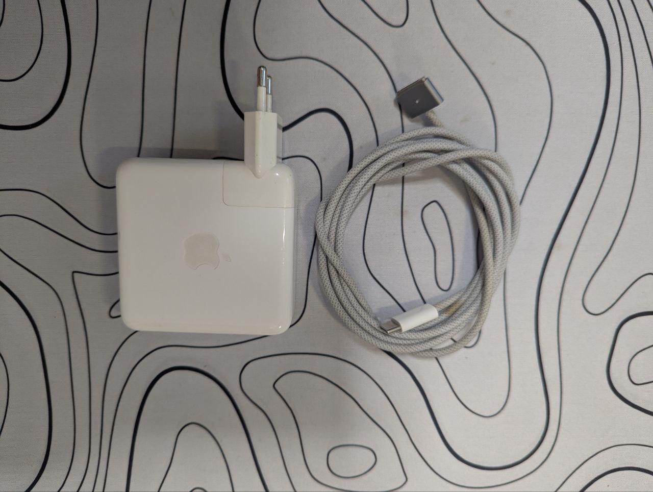 MacBook Pro 14" photo 3