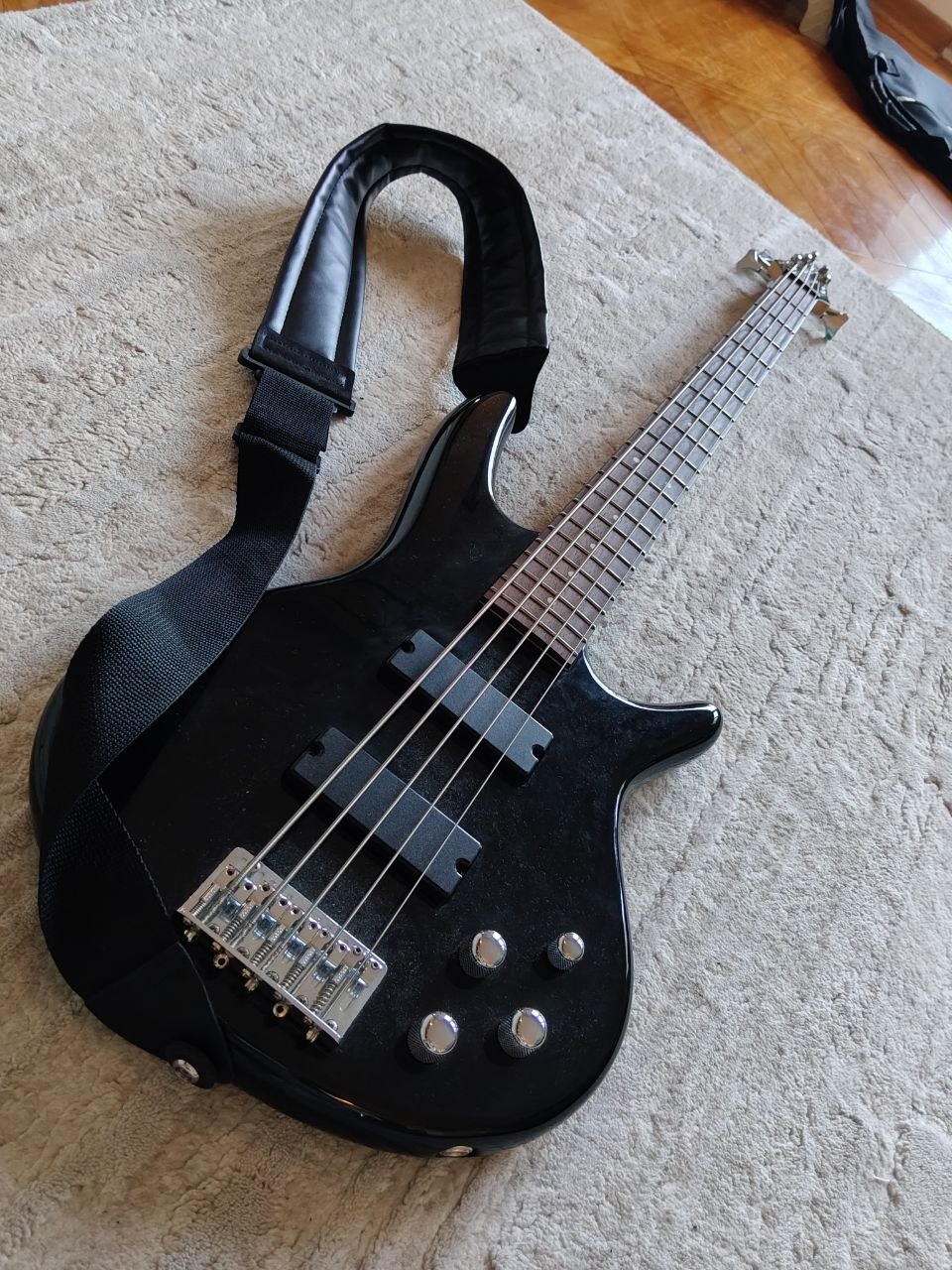 Ibanez GSR205-BK bas gitara