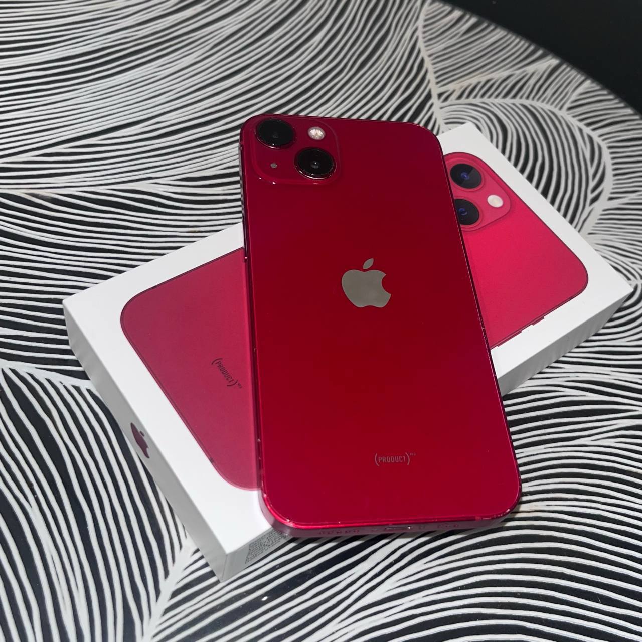iPhone 13 Product Red 128gb photo 2