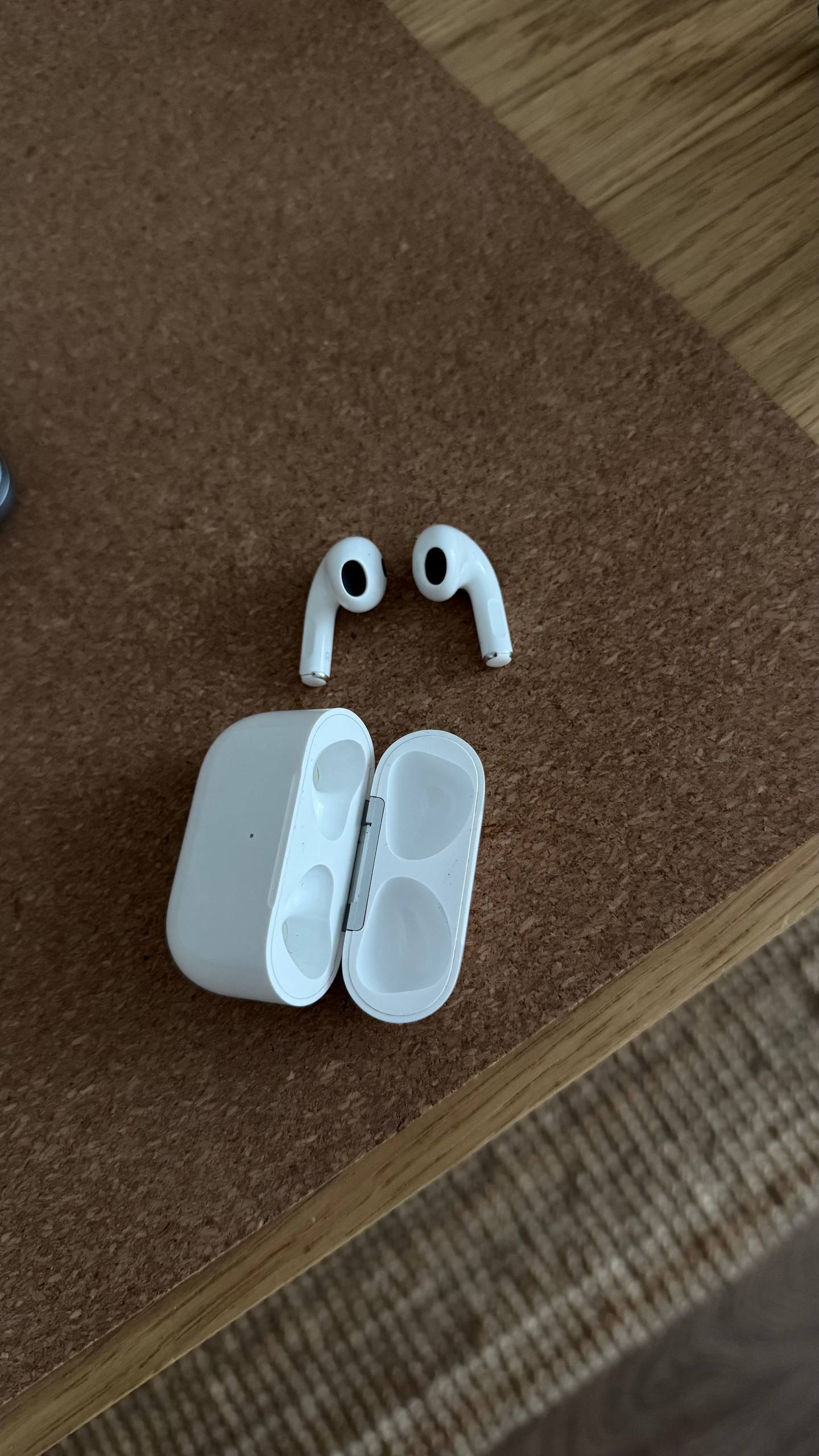 AirPods 3 photo 2