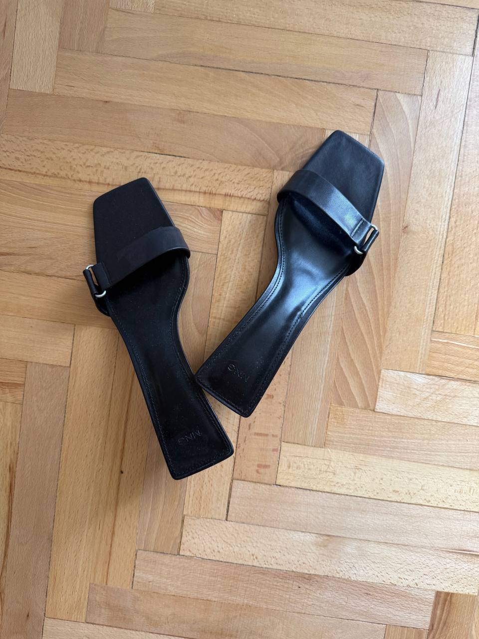 Mango sandals