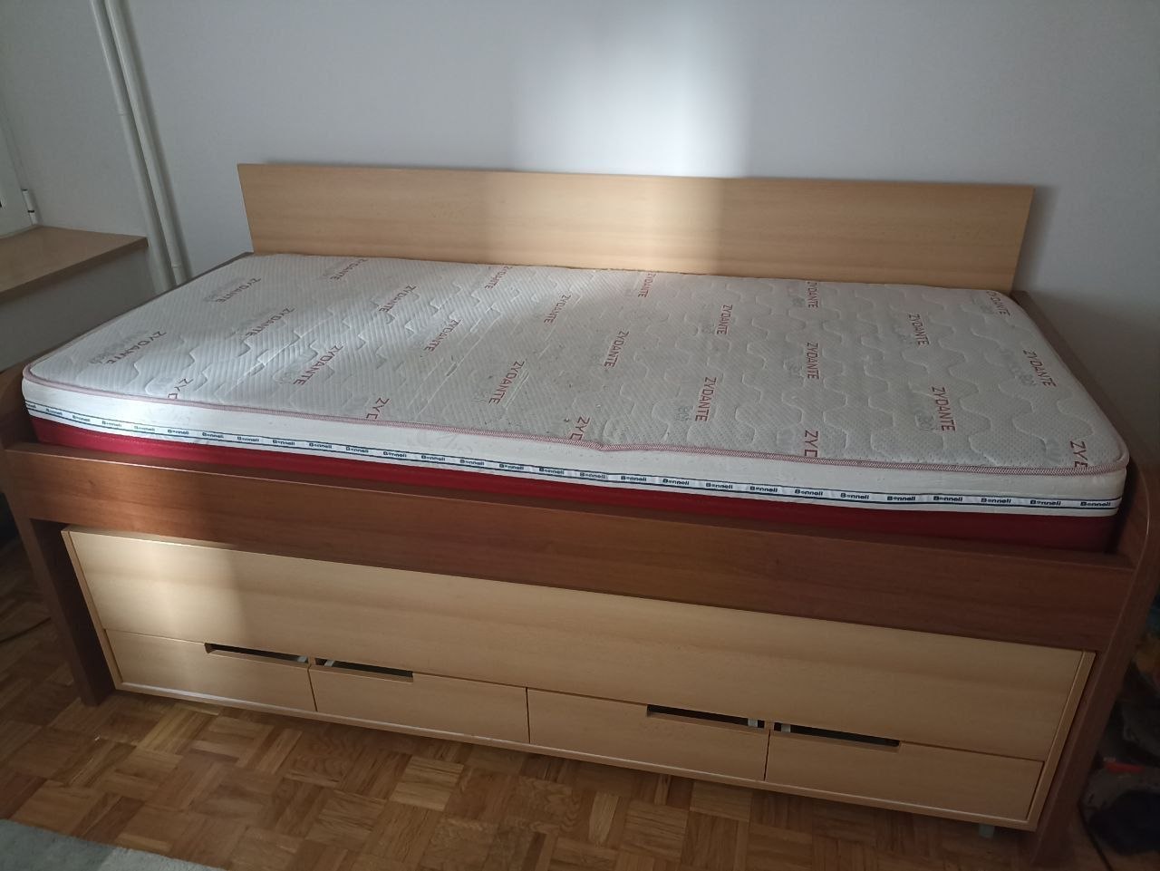 Two-tier slider bed