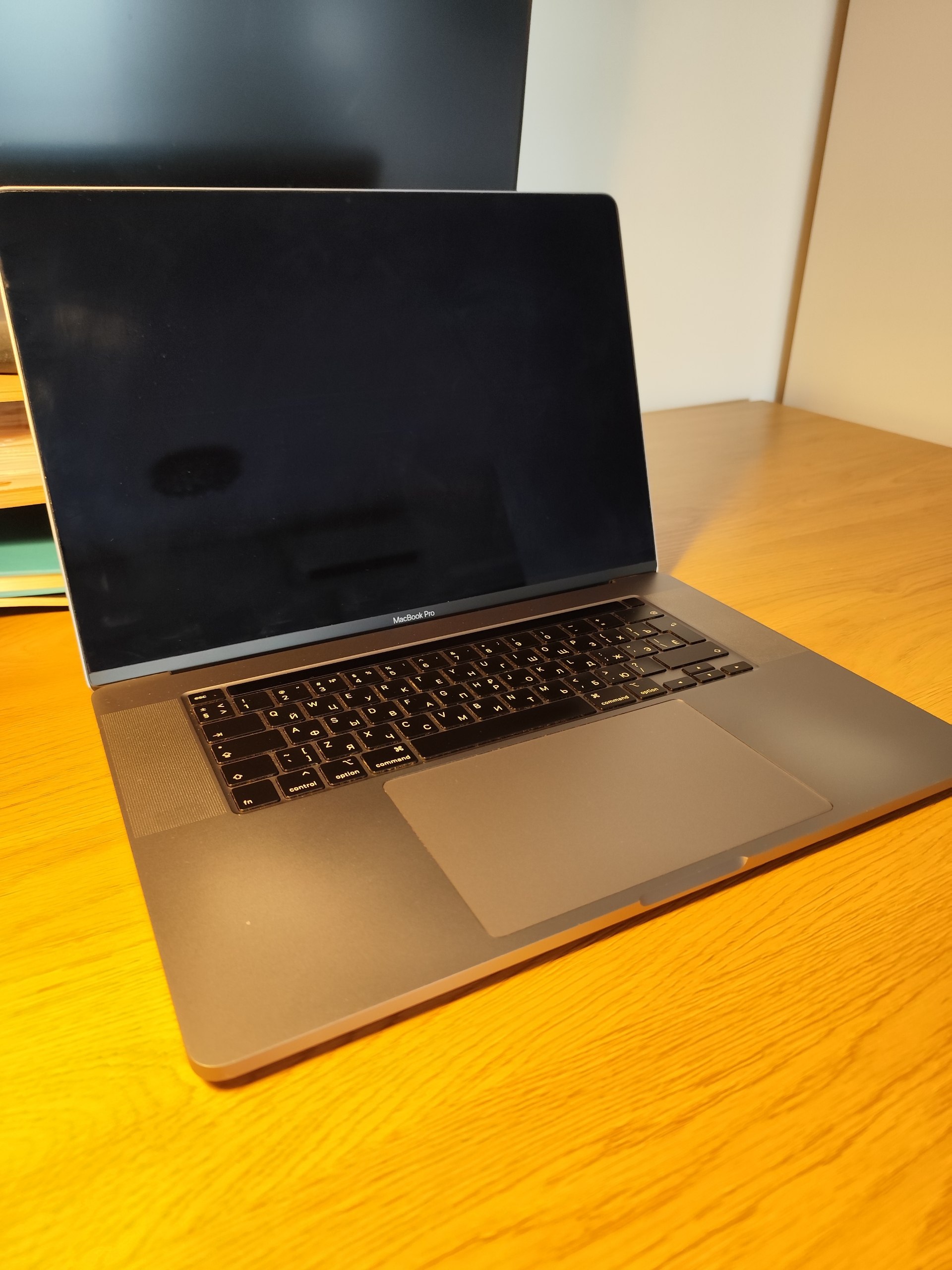 MacBook Pro 16