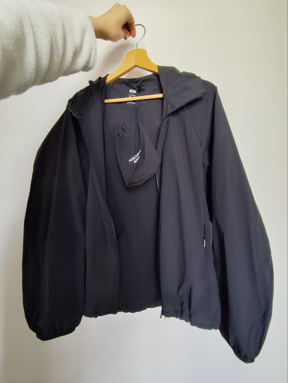 Uniqlo parka sa UV zaštitom, koji se može spakovati photo 3