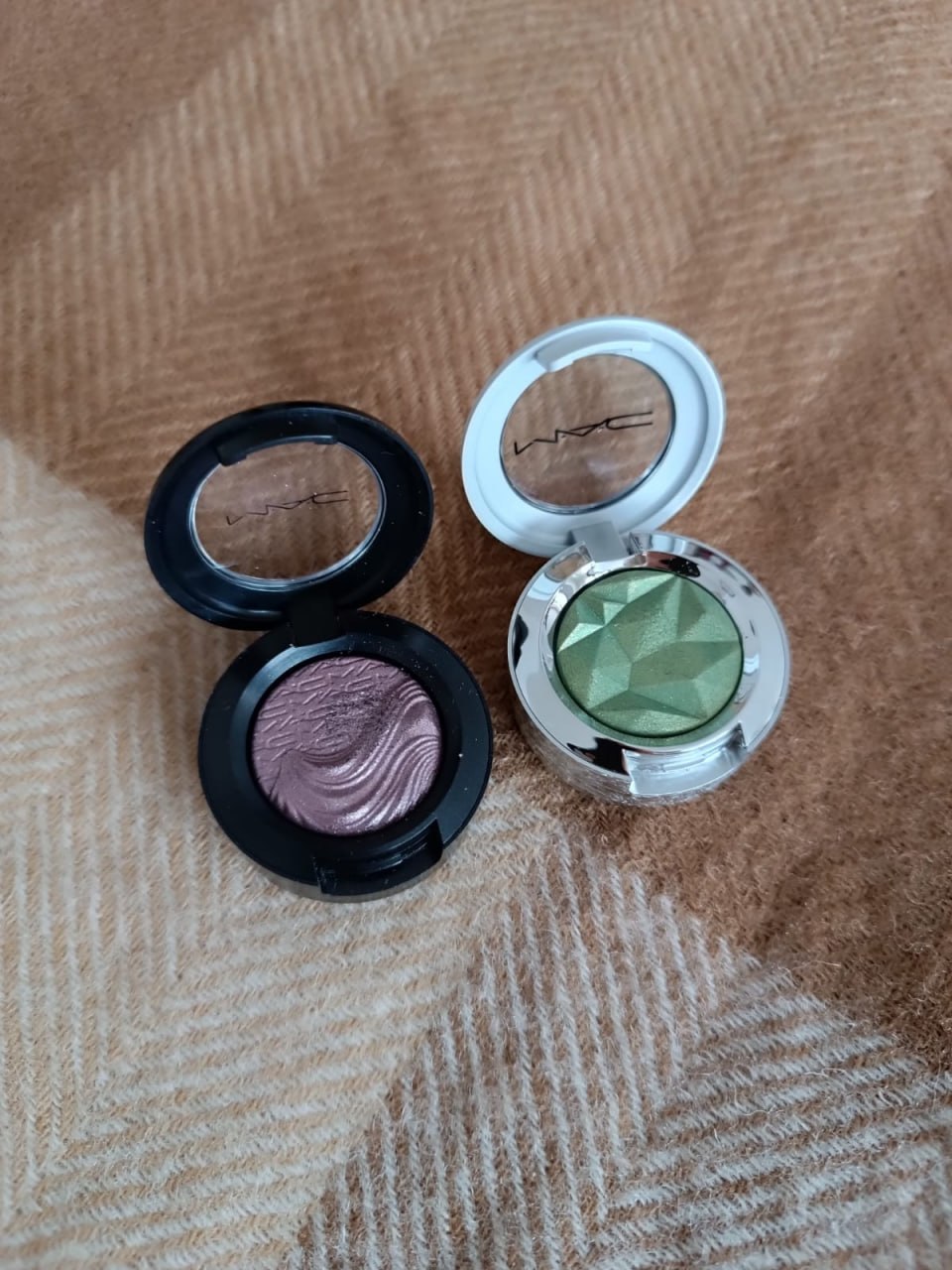 MAC Extra Dimension Eye Shadow Smoky mauve photo 4