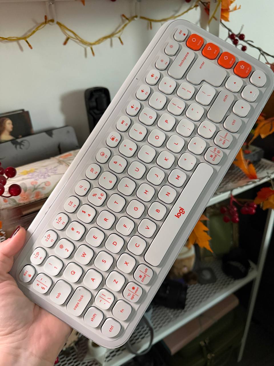 Беспроводная клавиатура Logitech Pop Icon Keys