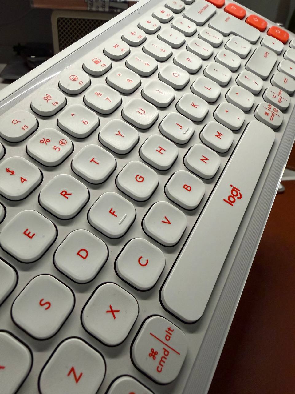 Беспроводная клавиатура Logitech Pop Icon Keys photo 2