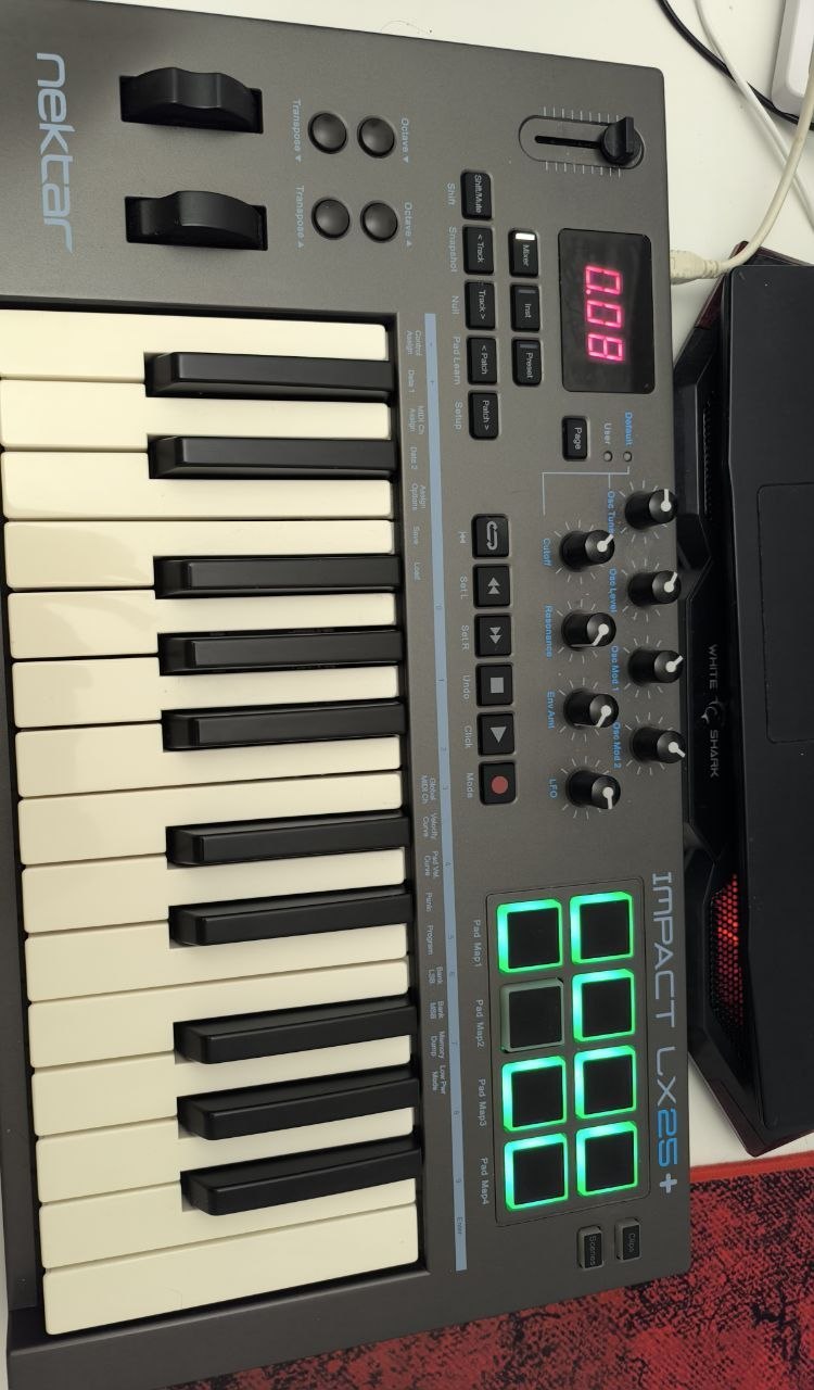 MIDI клавијатура Nektar Impact LX25+