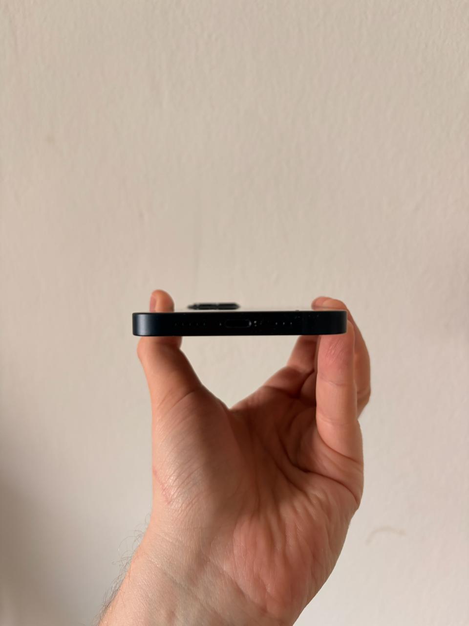 iPhone 13 photo 3