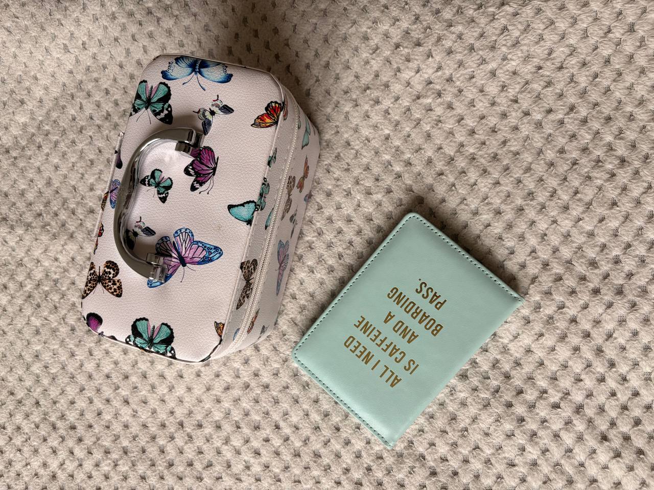 Passport cover and cosmetic bag photo 3