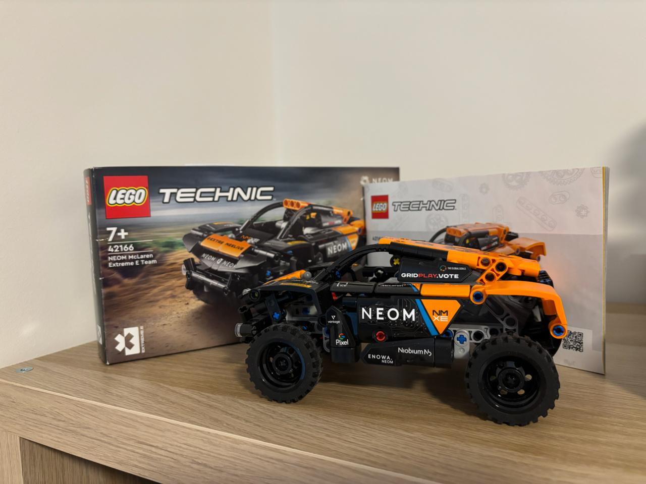 LEGO Technic Neom Car