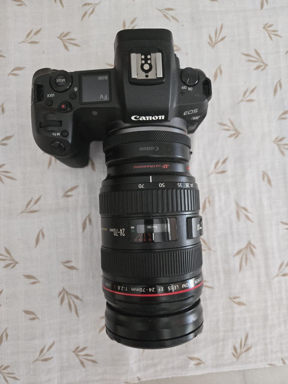 Canon EF 24-70mm f/2.8L USM lens photo 2