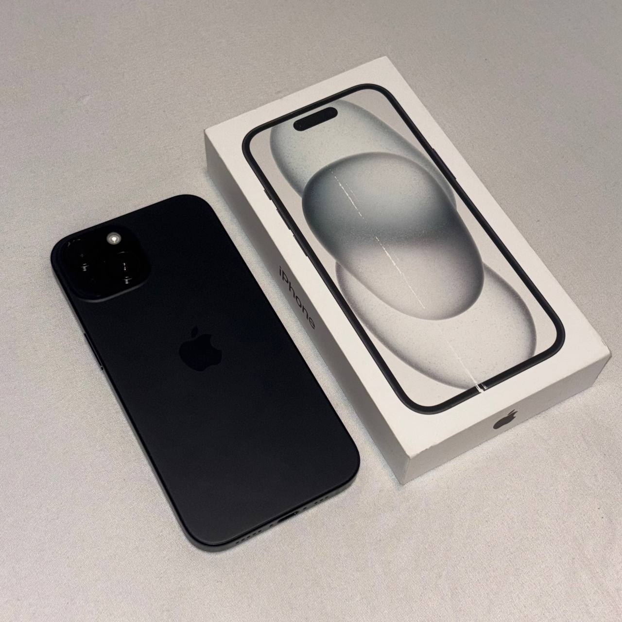 iPhone 15 Black 256 gb photo 2