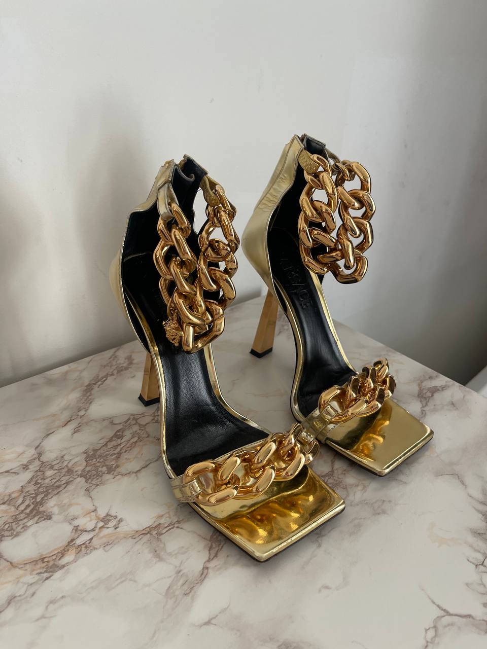 Christian Louboutin Miss Kate cipke photo 3