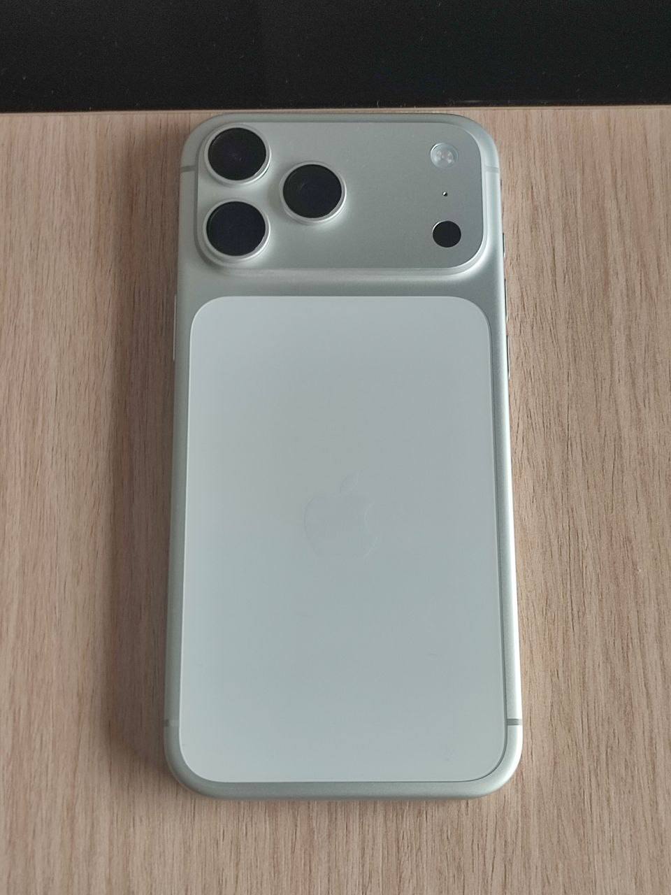 iPhone 17 Pro Max photo 3