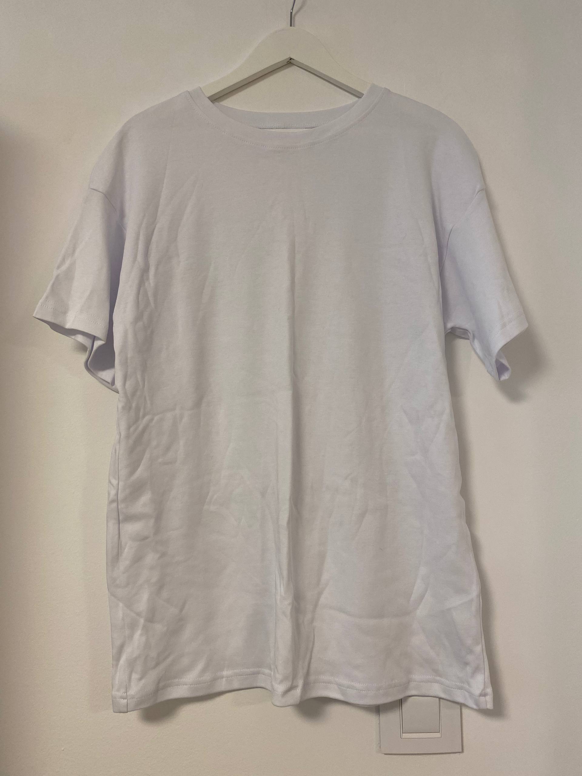 White T-shirt without prints