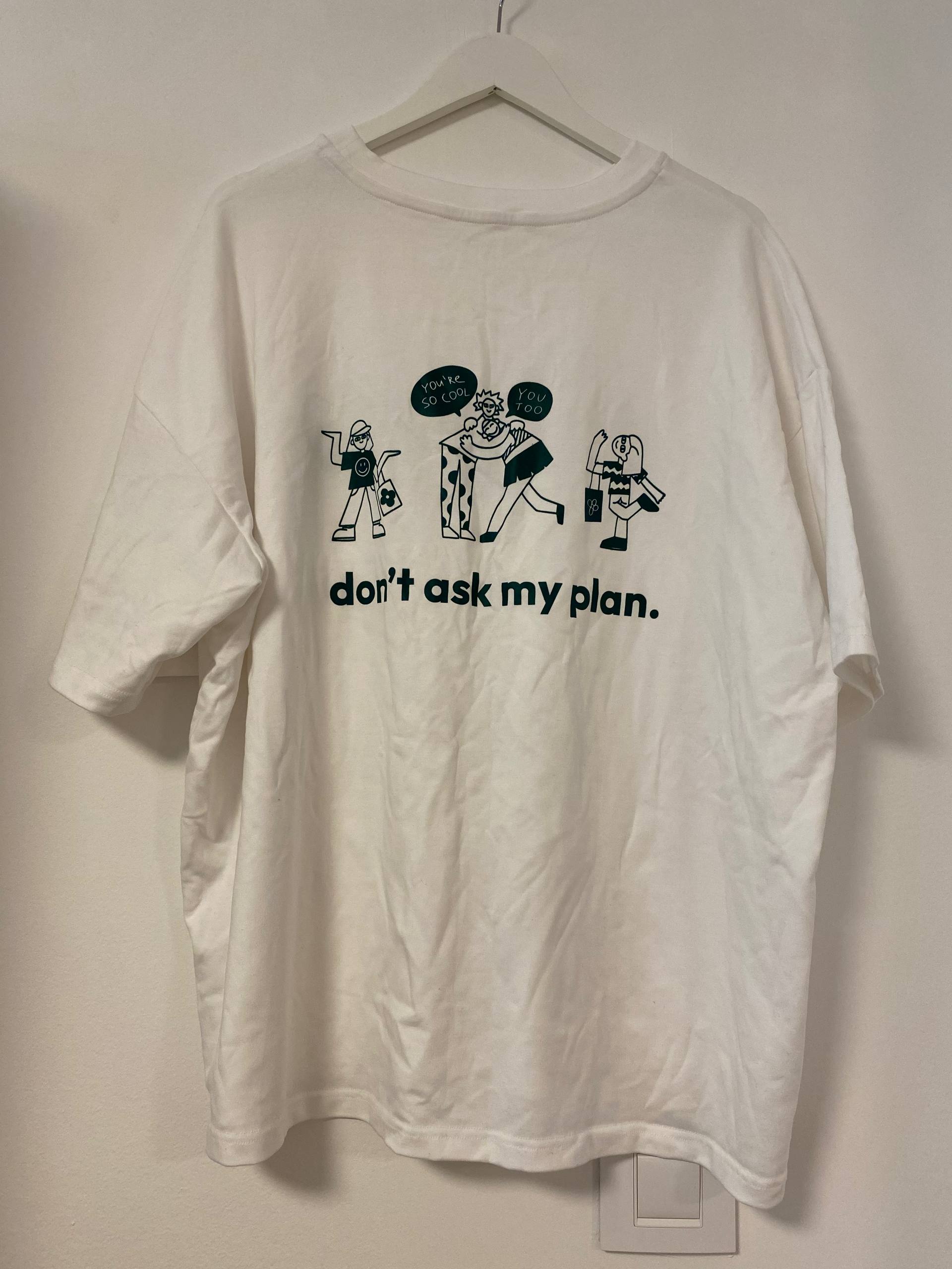 White T-shirt without prints photo 5