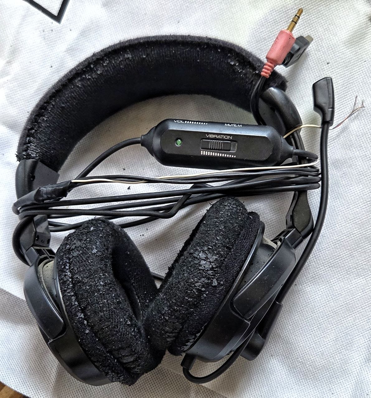 Вибрациони гейминг наушник Genius HS-G500V