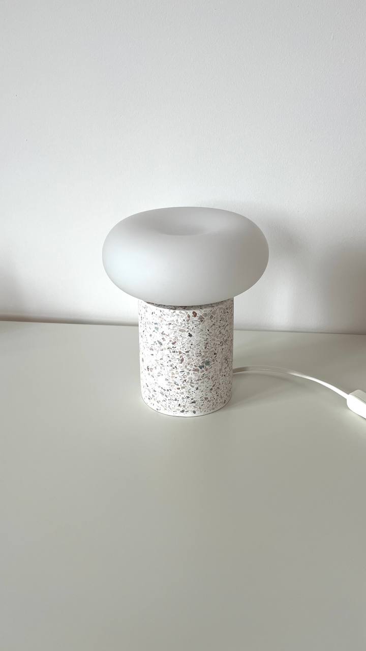 Ikea лампа LERSKIFFER + лампочка MOLNART