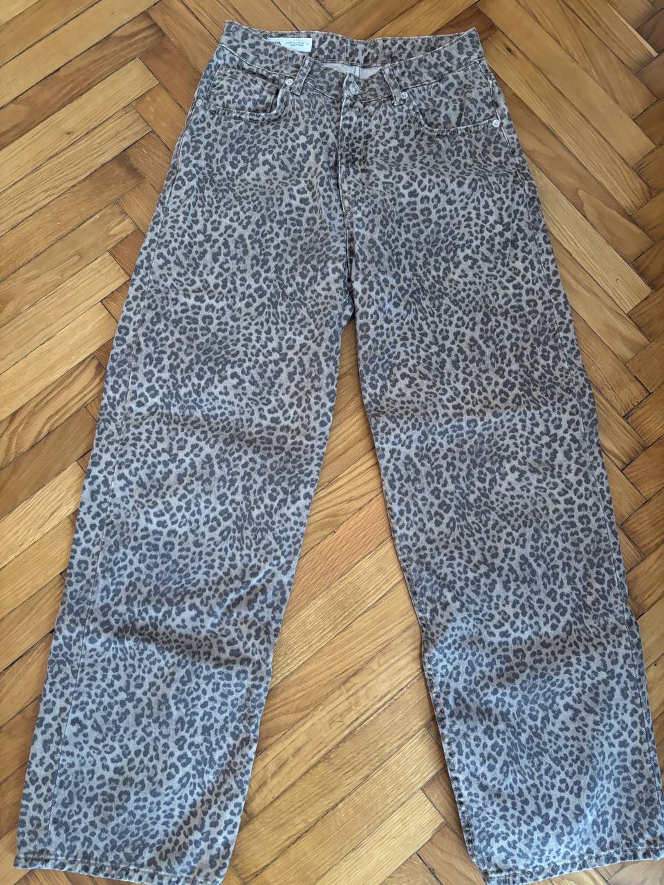 Džins Zara