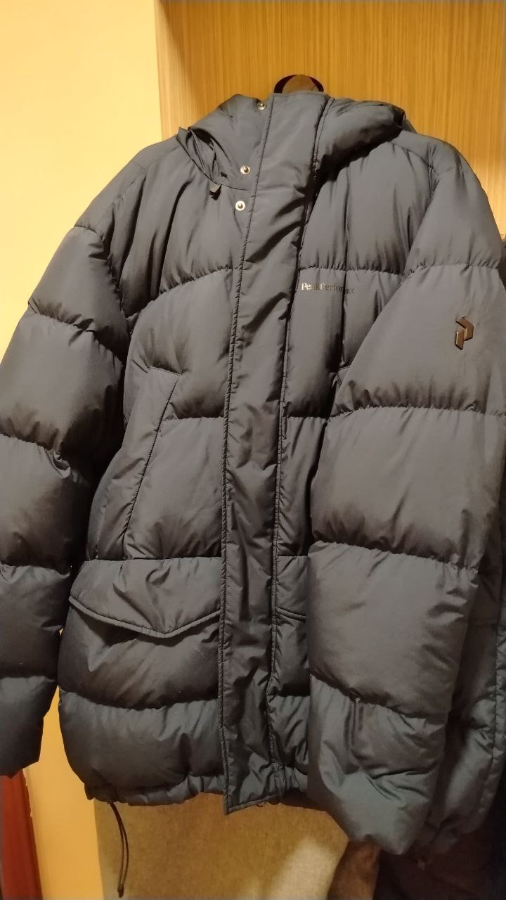 Peak Performance down jacket photo 2