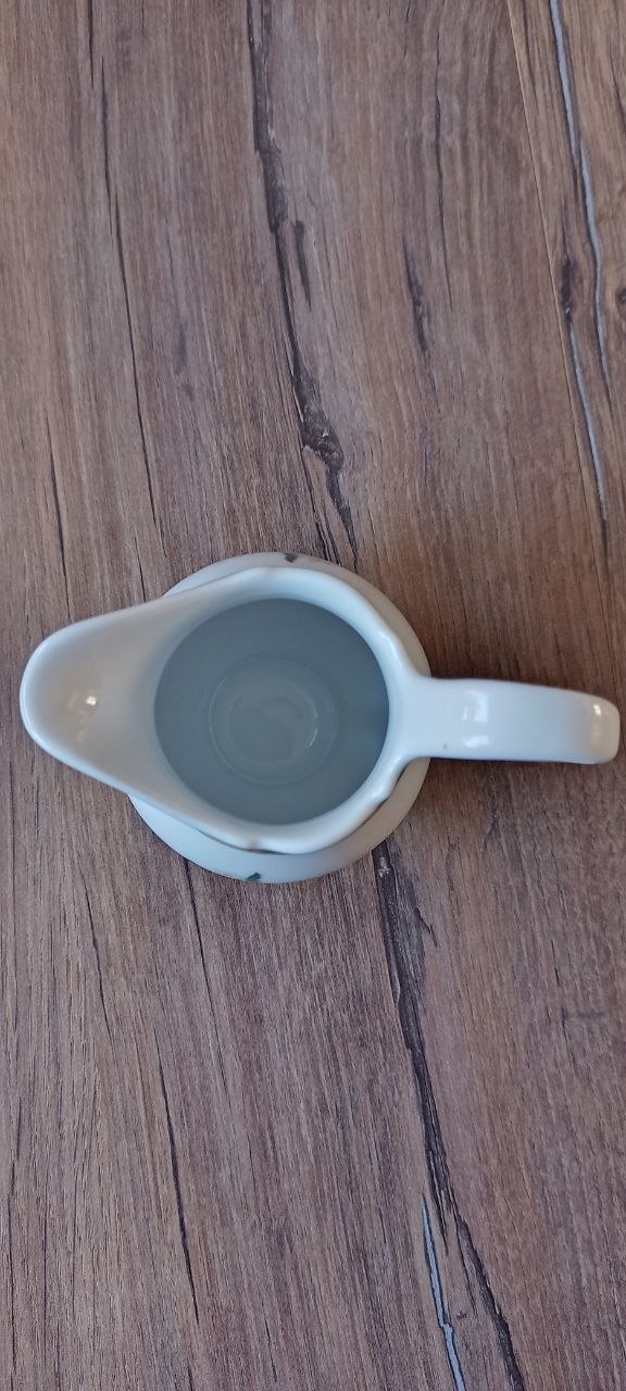 Porcelain milk jug photo 5