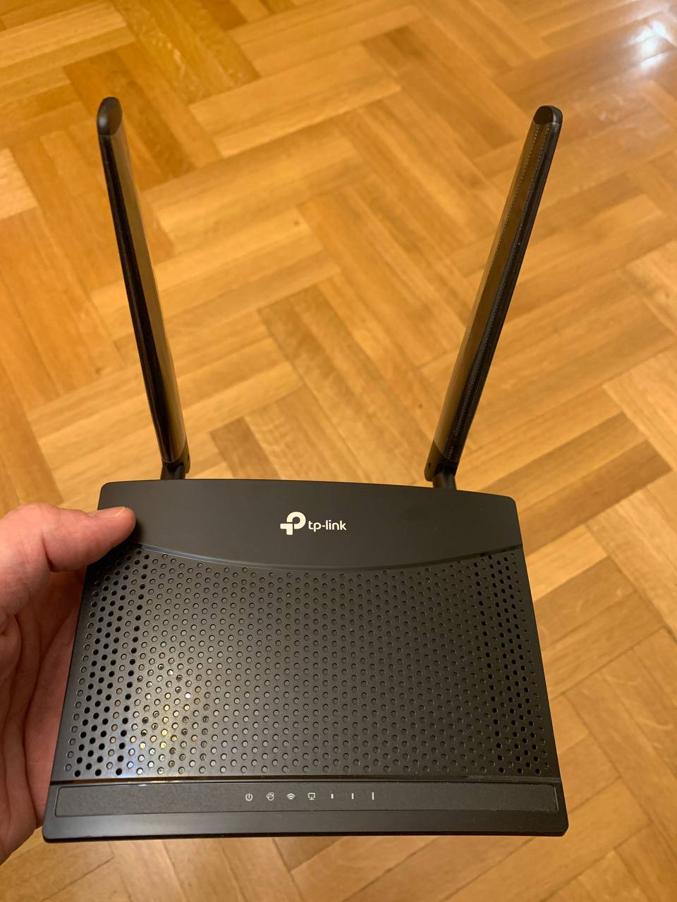 TP-Link MR100 рутер