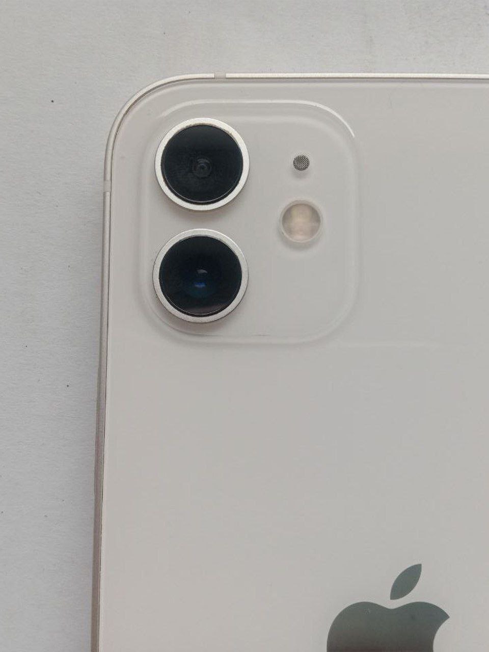 Apple iPhone 12 photo 3
